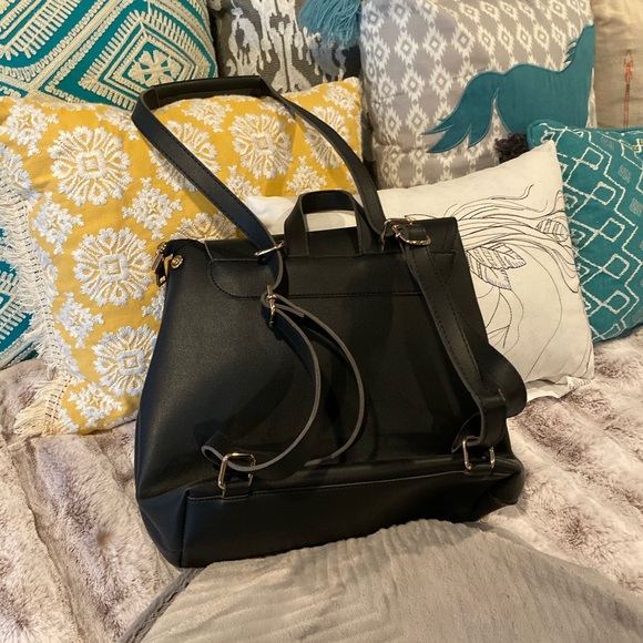 Backpack - Picture 3 of 6